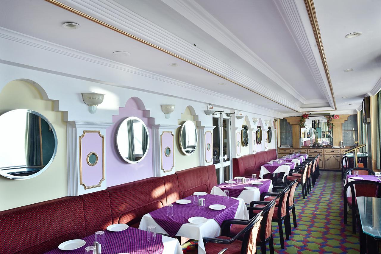 שימלה Oyo 8917 Hotel Crystal Palace מראה חיצוני תמונה