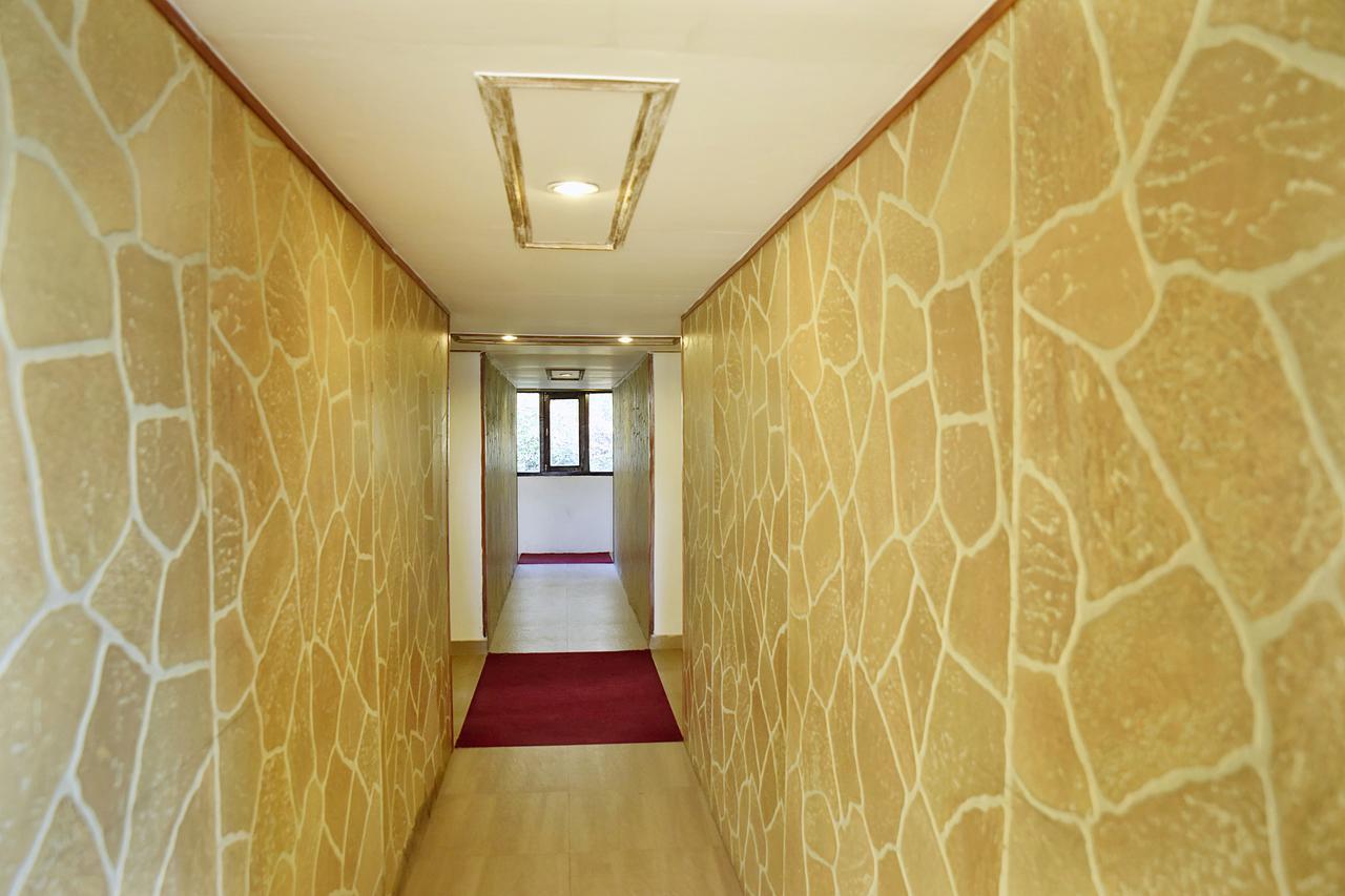 שימלה Oyo 8917 Hotel Crystal Palace מראה חיצוני תמונה