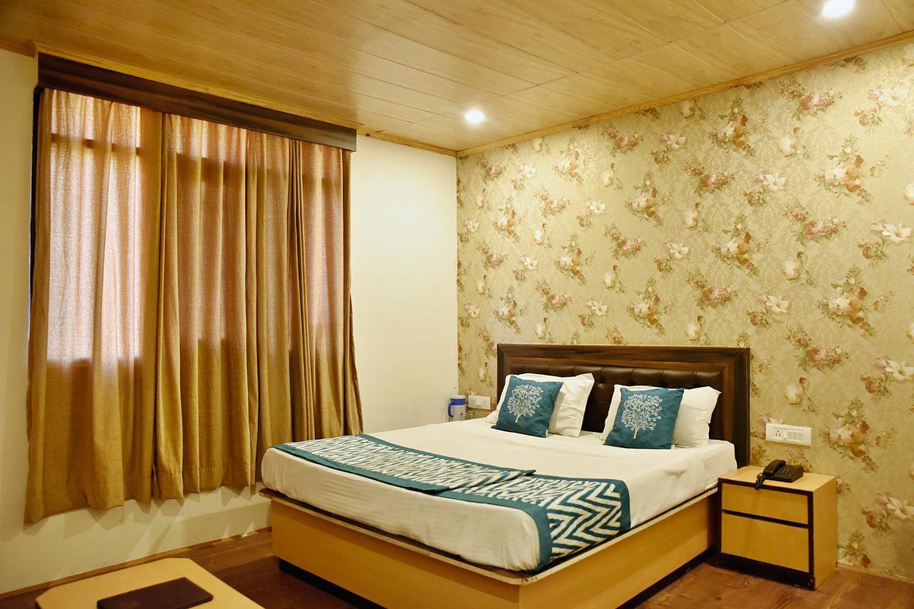 שימלה Oyo 8917 Hotel Crystal Palace מראה חיצוני תמונה