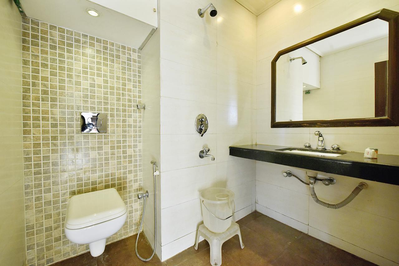 שימלה Oyo 8917 Hotel Crystal Palace מראה חיצוני תמונה