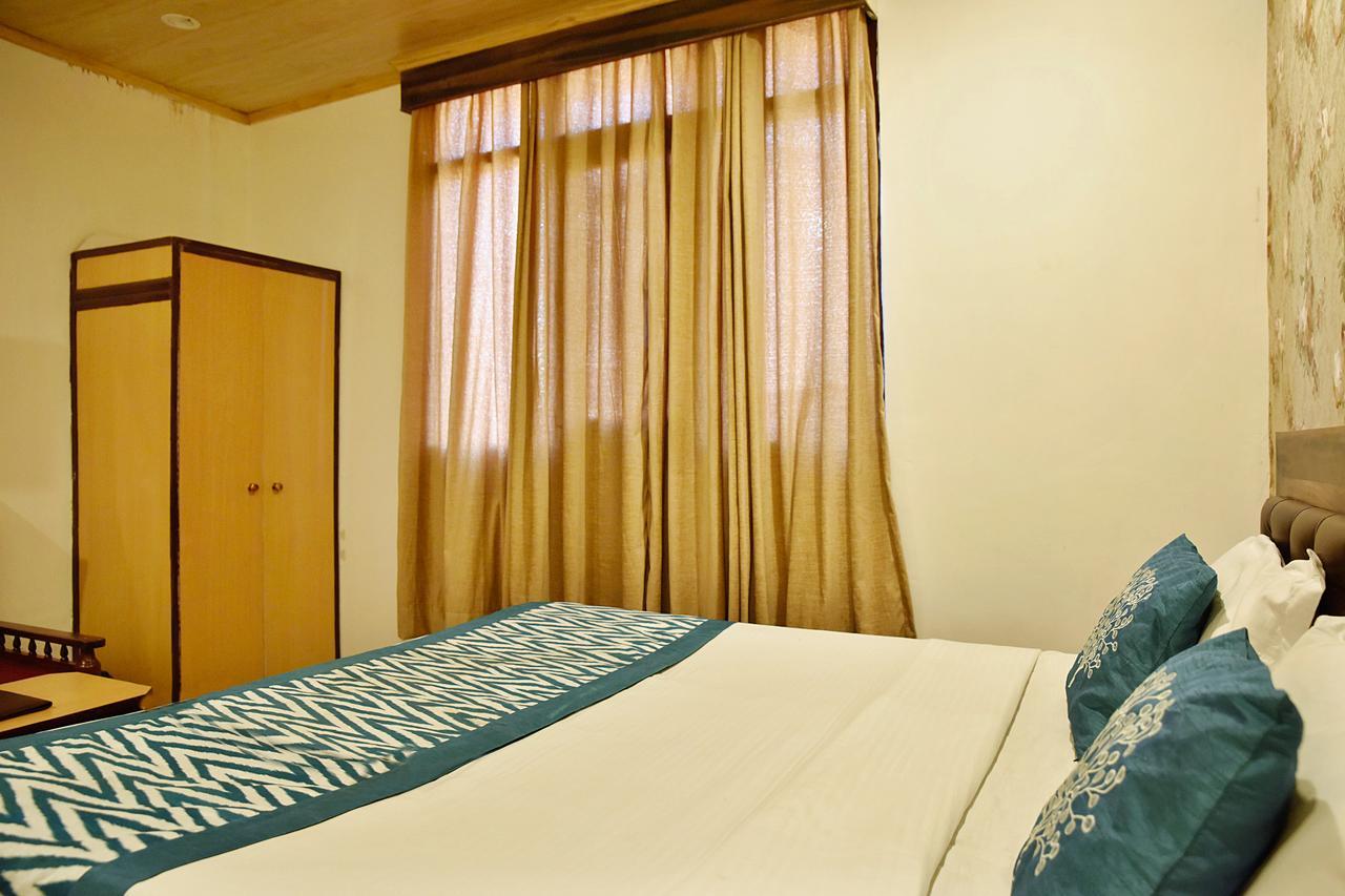 שימלה Oyo 8917 Hotel Crystal Palace מראה חיצוני תמונה