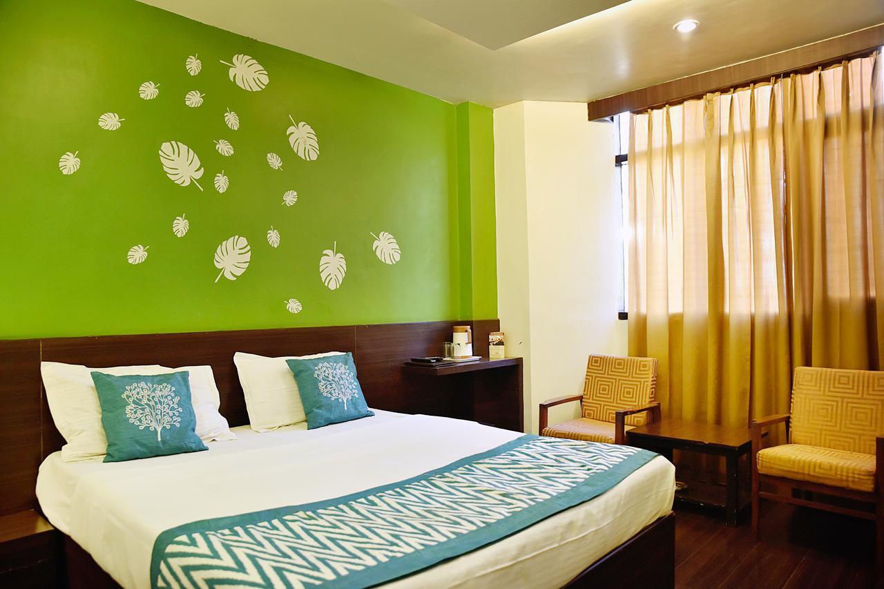 שימלה Oyo 8917 Hotel Crystal Palace מראה חיצוני תמונה