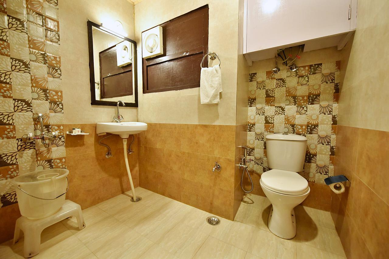 שימלה Oyo 8917 Hotel Crystal Palace מראה חיצוני תמונה