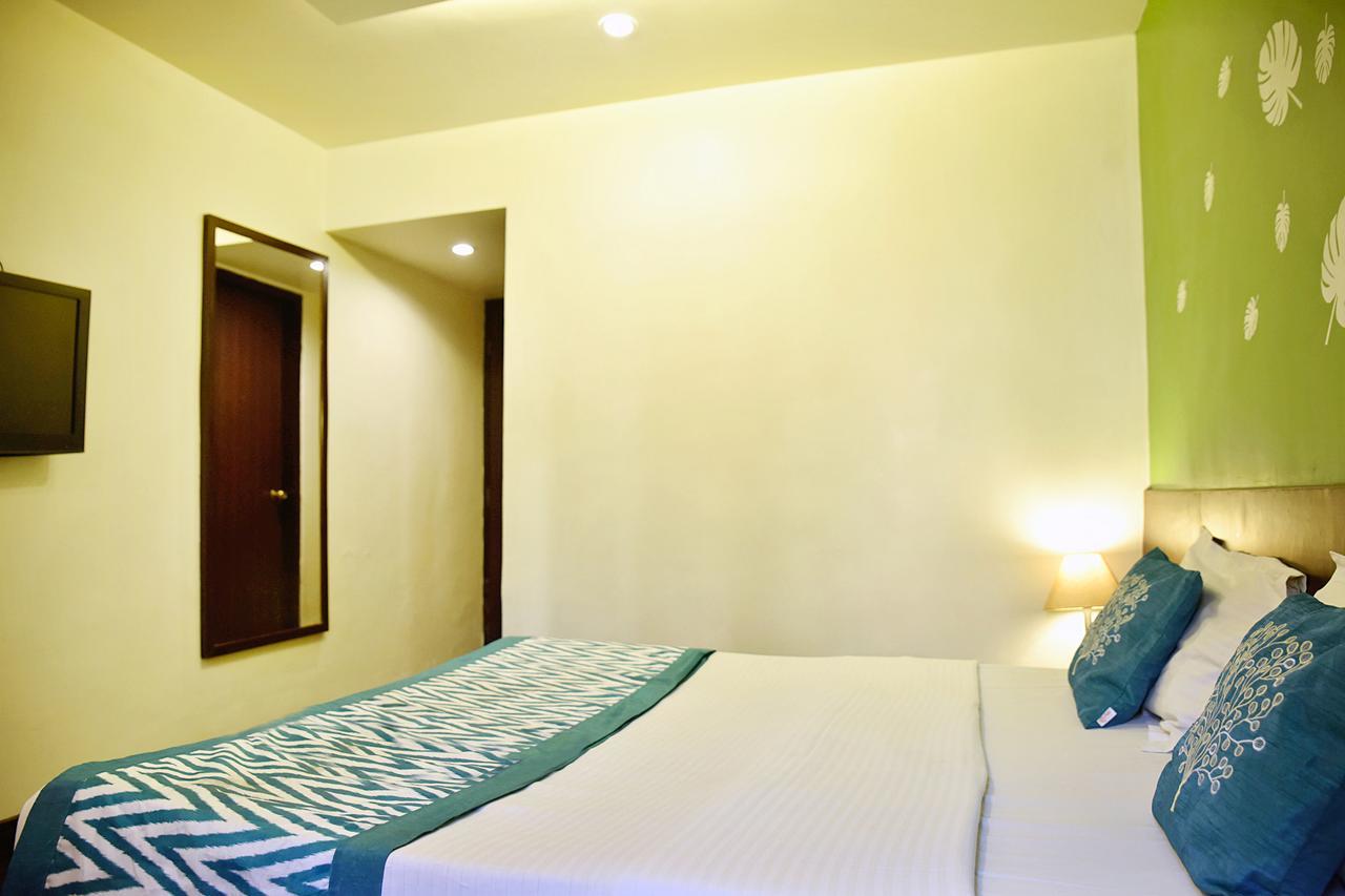 שימלה Oyo 8917 Hotel Crystal Palace מראה חיצוני תמונה