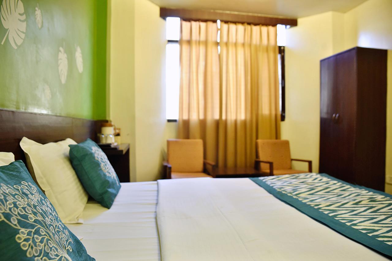 שימלה Oyo 8917 Hotel Crystal Palace מראה חיצוני תמונה